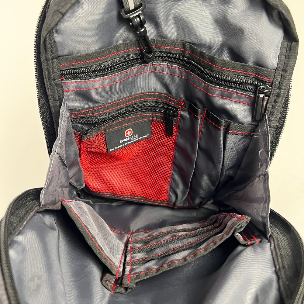 Wenger SwissGear SA1092 Vertical Boarding Travel  Bag Crossbody Canvas - Picture 6 of 9